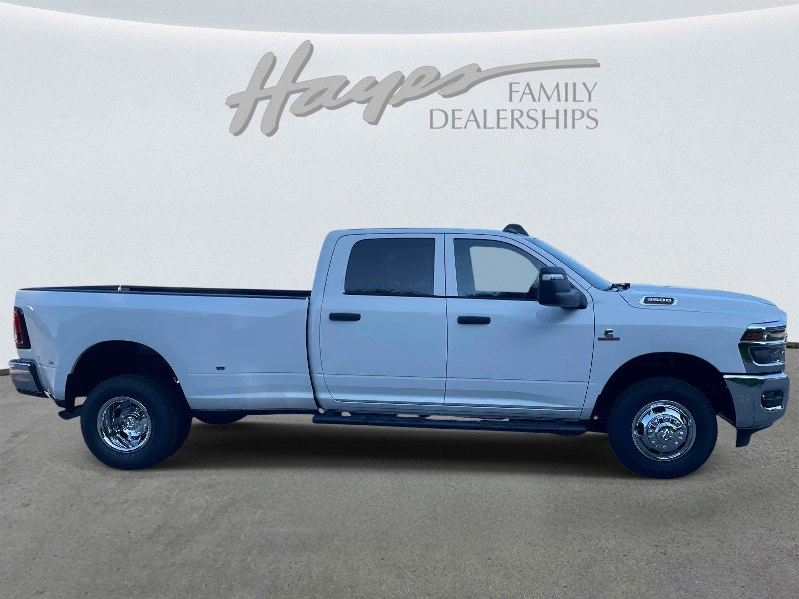New 2026 RAM 3500 Tradesman AWD/4WD image 3