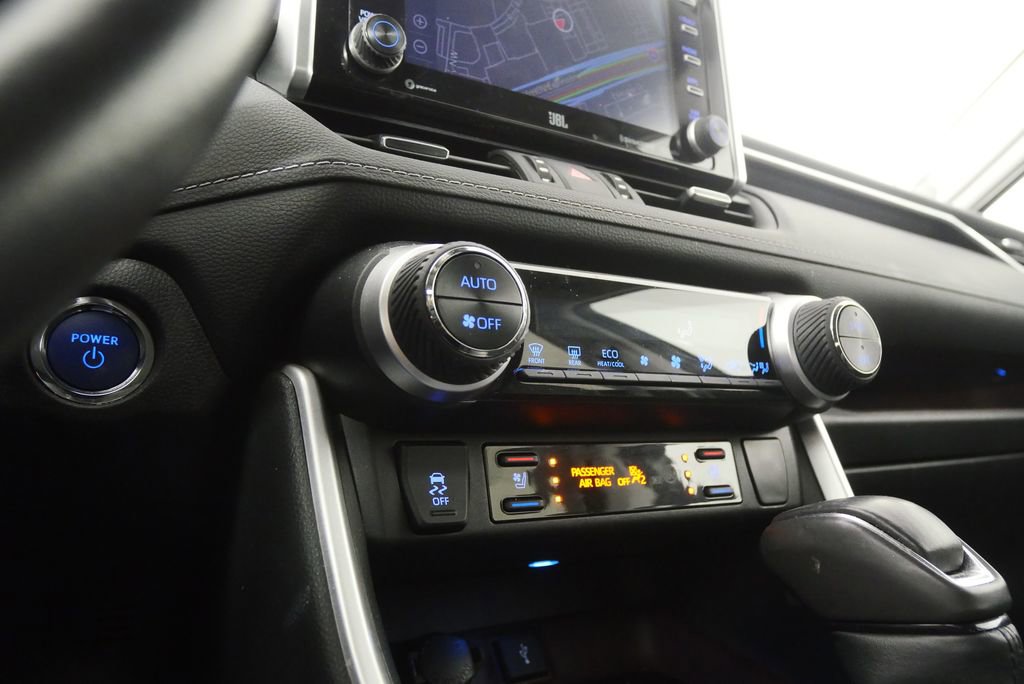 Used 2021 Toyota RAV4 Limited image 18