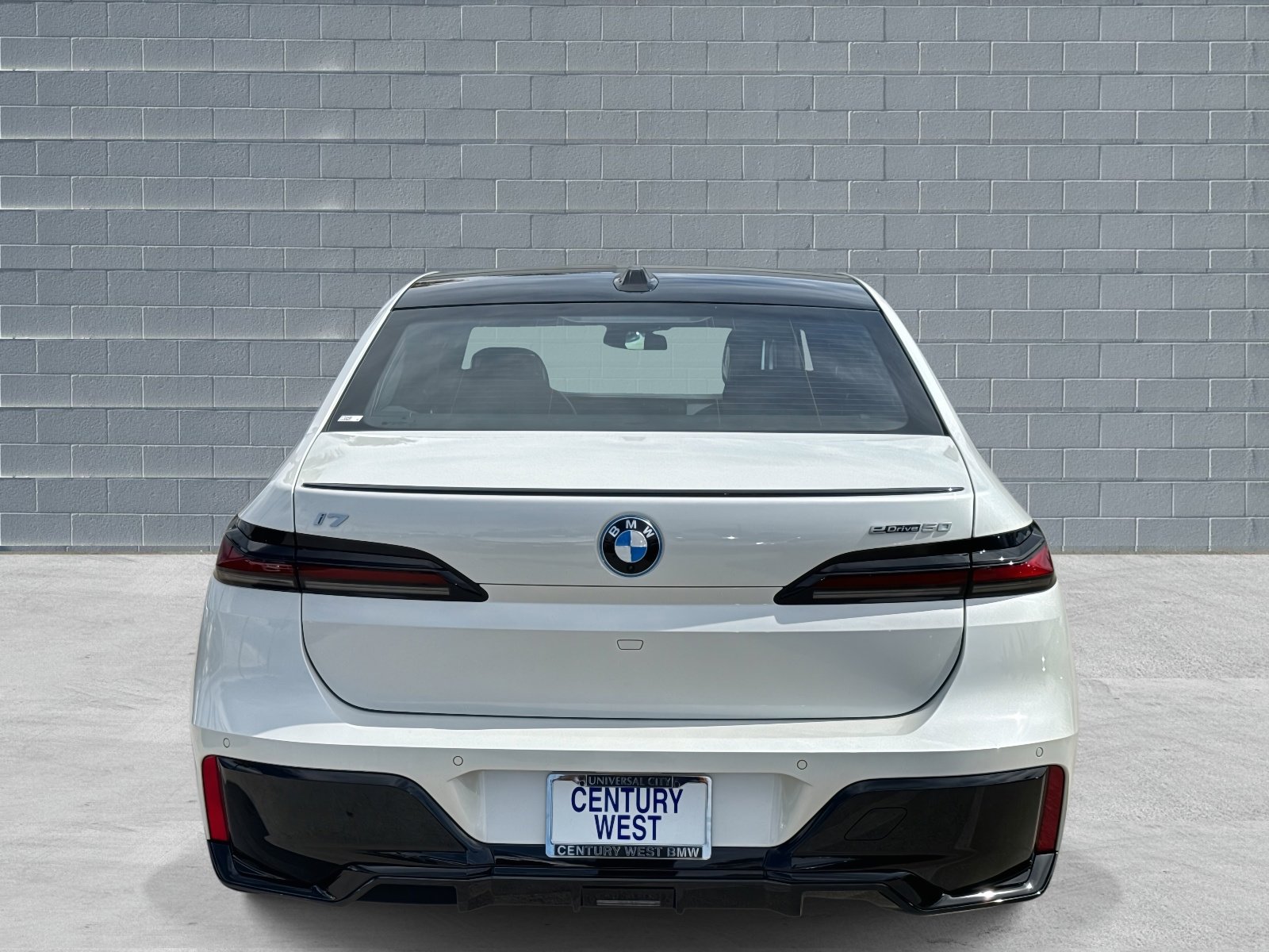 Used 2025 BMW i7 eDrive50 w/ M Sport Package image 4
