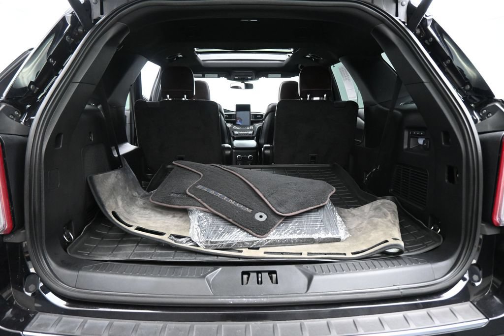Used 2020 Ford Explorer Platinum w/ Premium Technology Package AWD/4WD image 21