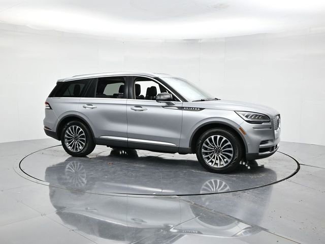 Used 2022 Lincoln Aviator Reserve w/ Equipment Group 201A image 3