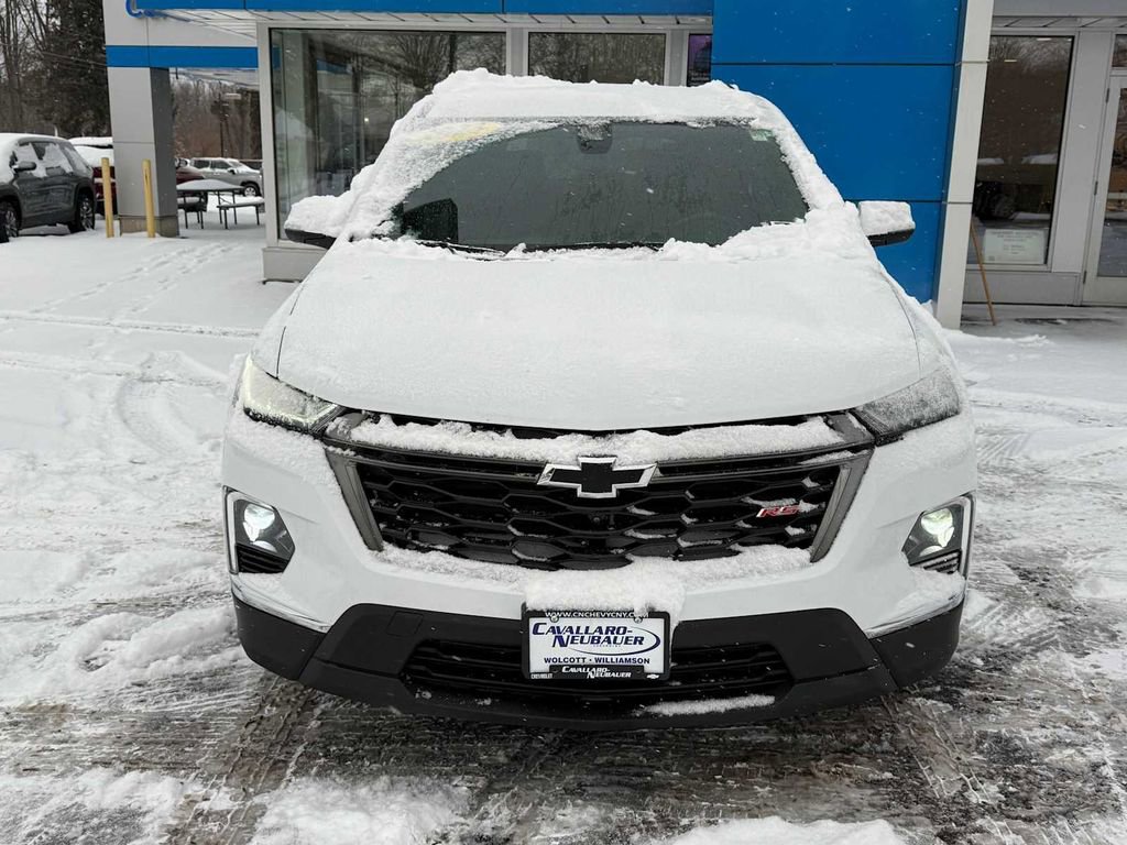 Used 2023 Chevrolet Traverse RS image 2