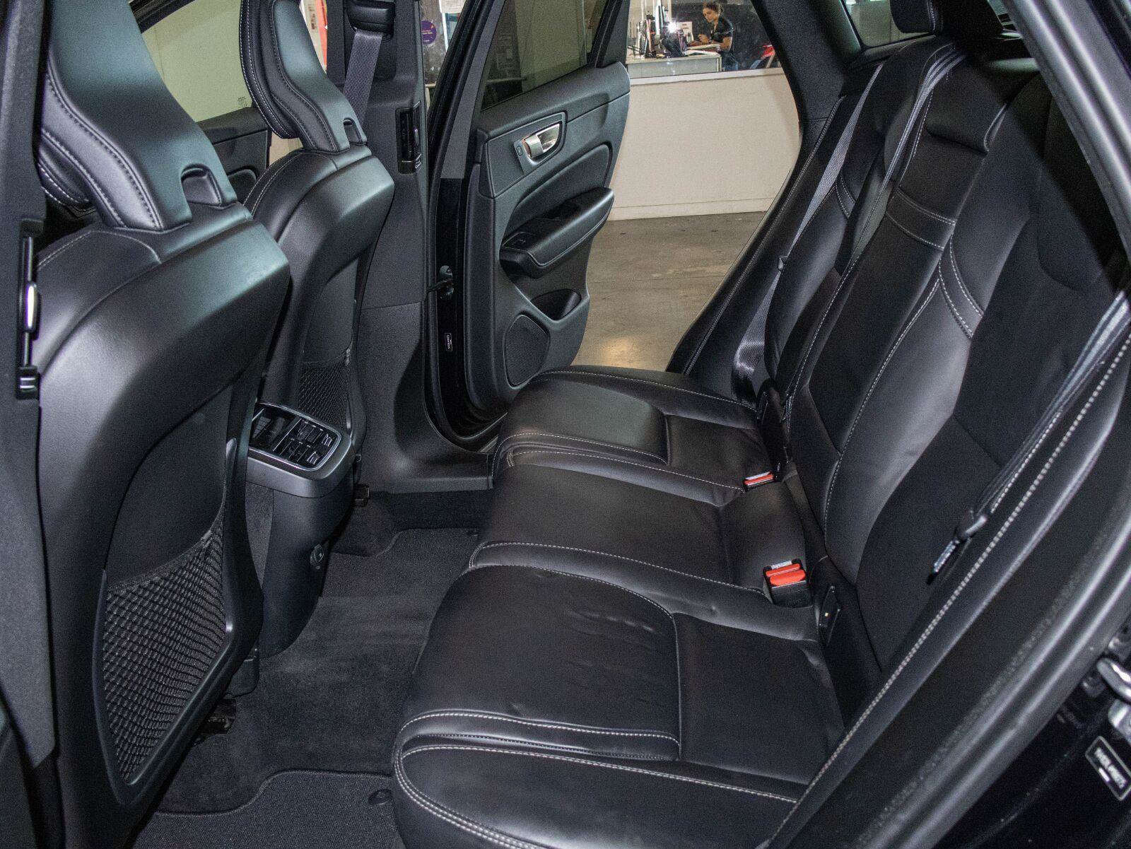 Used 2021 Volvo XC60 T5 Inscription AWD/4WD image 13
