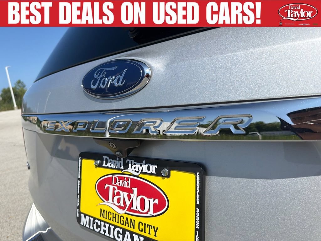 Used 2018 Ford Explorer XLT w/ Equipment Group 202A FWD image 41