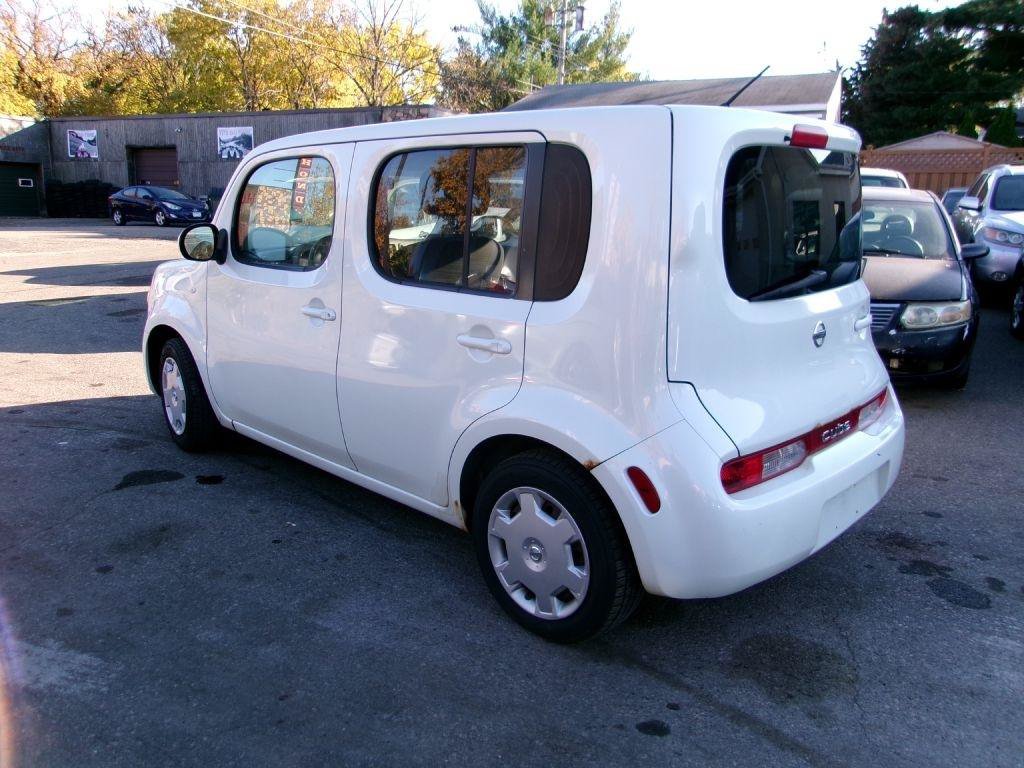 Used 2010 Nissan Cube 1.8 S w/ Interior Designer Pkg FWD image 2