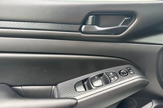 Used 2025 Nissan Altima 2.5 S image 11