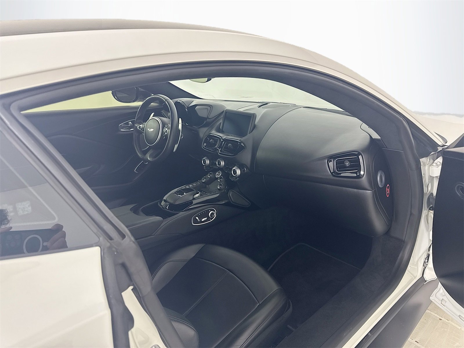 Used 2019 Aston Martin V8 Vantage Coupe image 9