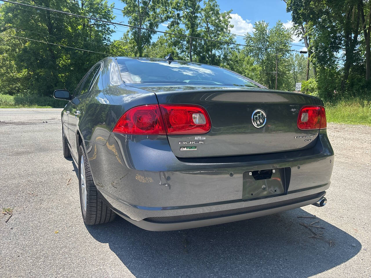 Used 2011 Buick Lucerne CXL w/ Driver Confidence Package FWD image 15