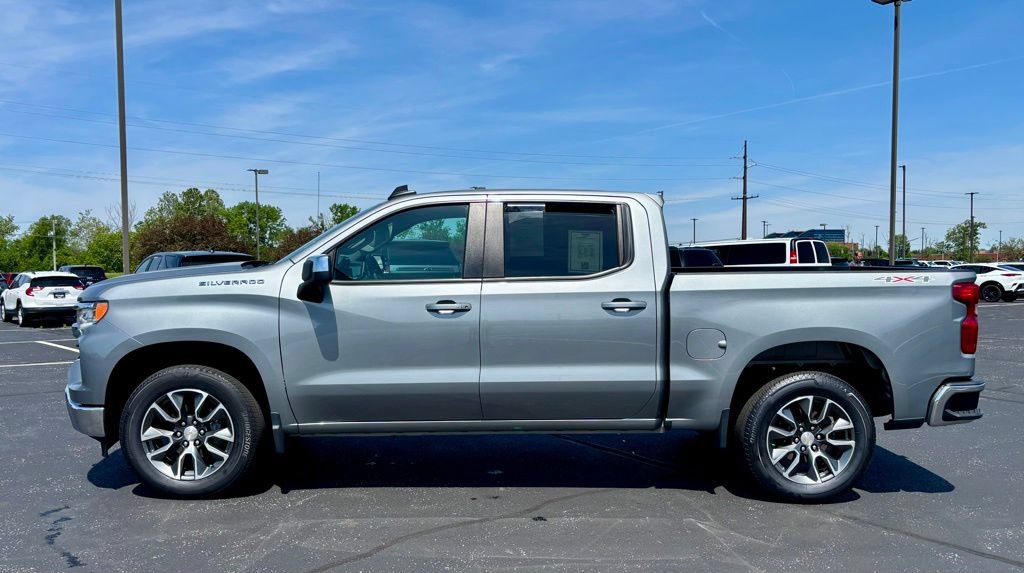 Used 2024 Chevrolet Silverado 1500 LT AWD/4WD image 4
