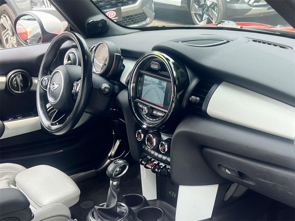 Used 2017 MINI Cooper S image 13