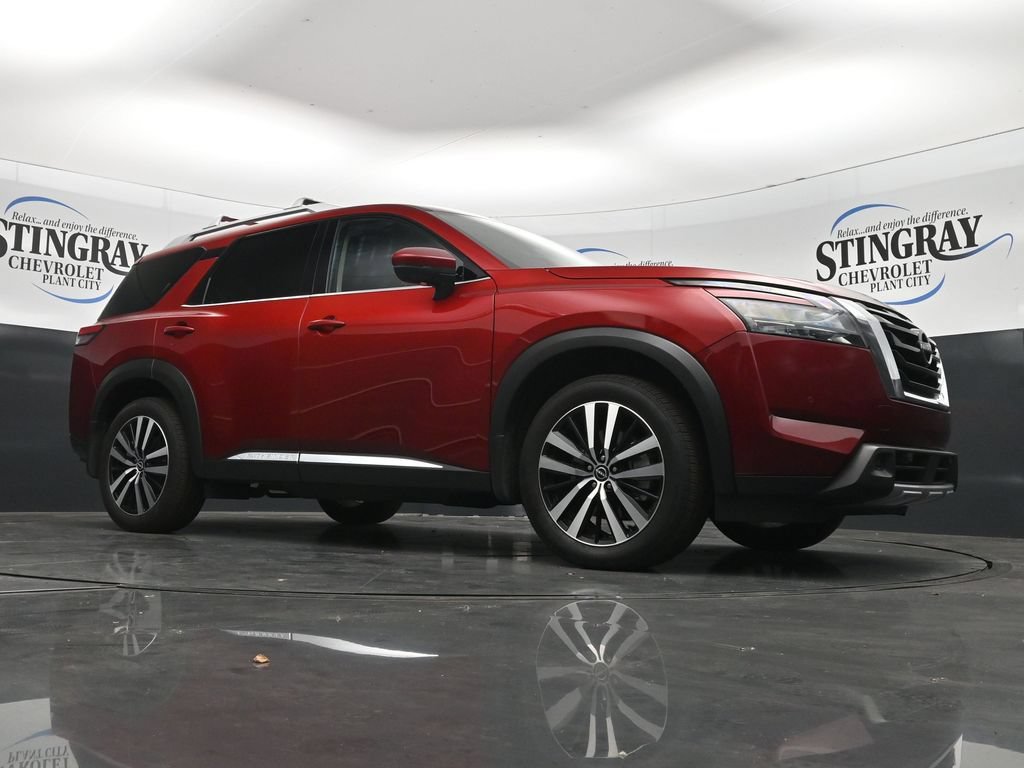 Used 2025 Nissan Pathfinder Platinum w/ Cargo Package FWD image 26