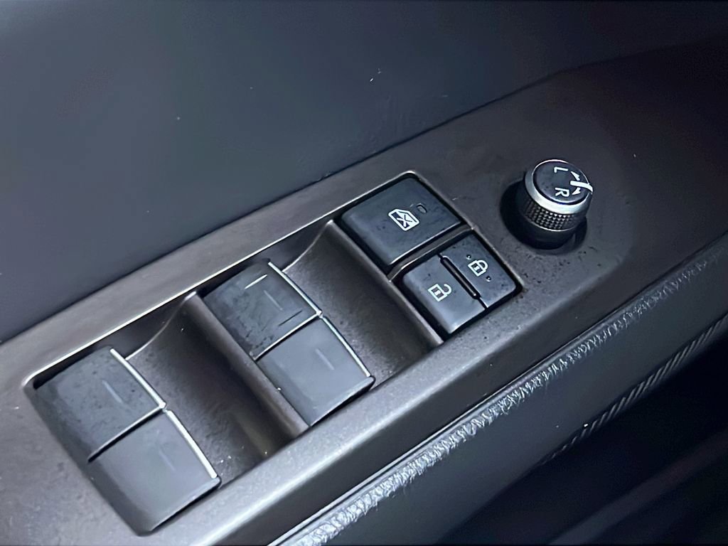 Used 2021 Toyota Camry XSE FWD image 18