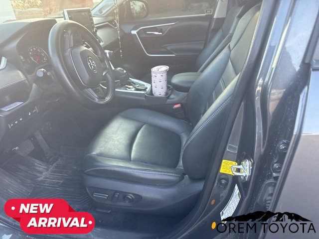 Used 2022 Toyota RAV4 XLE Premium image 17