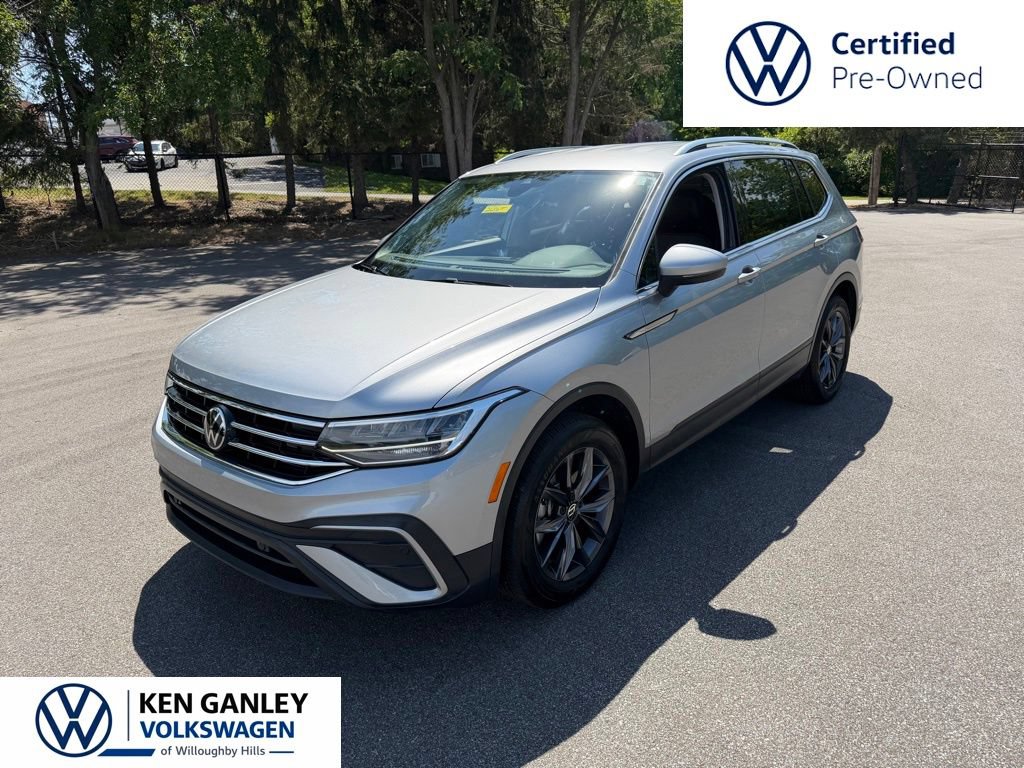 Certified 2023 Volkswagen Tiguan SE FWD image 1