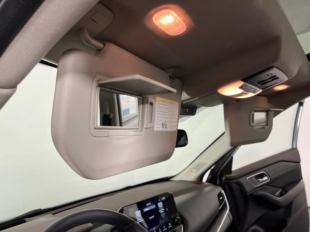 Used 2023 Nissan Rogue Platinum w/ Platinum Premium Package FWD image 37