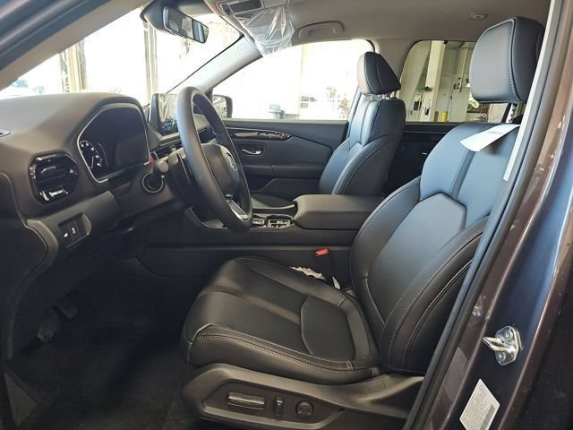 Used 2025 Honda Pilot EX-L image 6