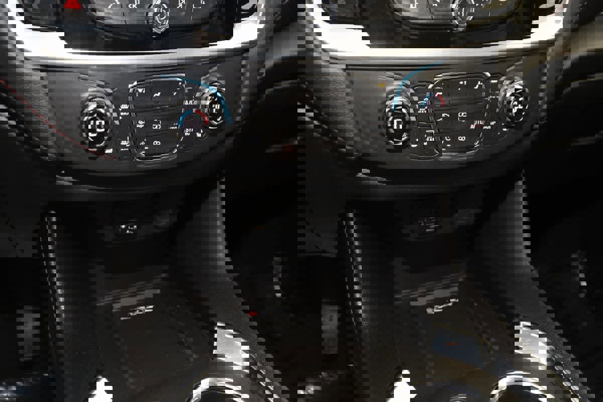 Used 2023 Chevrolet Traverse RS image 29