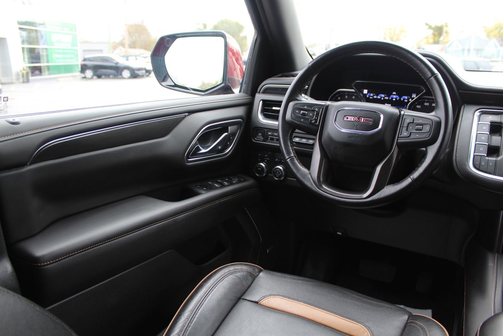 Used 2021 GMC Yukon AT4 w/ AT4 Premium Package image 9