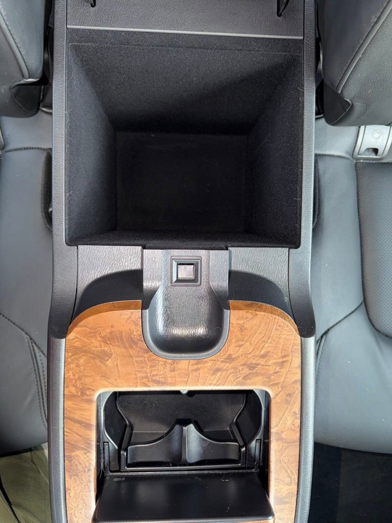 Used 2024 Nissan Armada SL w/ Captain's Chairs Package image 17