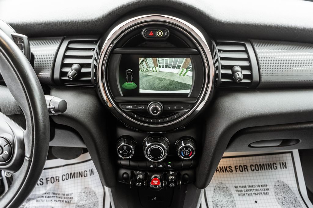 Used 2020 MINI Cooper 2-Door Hardtop image 16