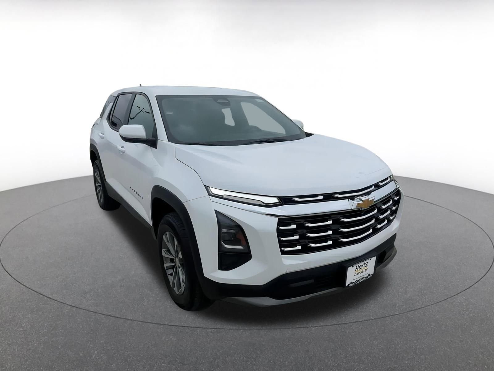 Used 2025 Chevrolet Equinox LT image 3