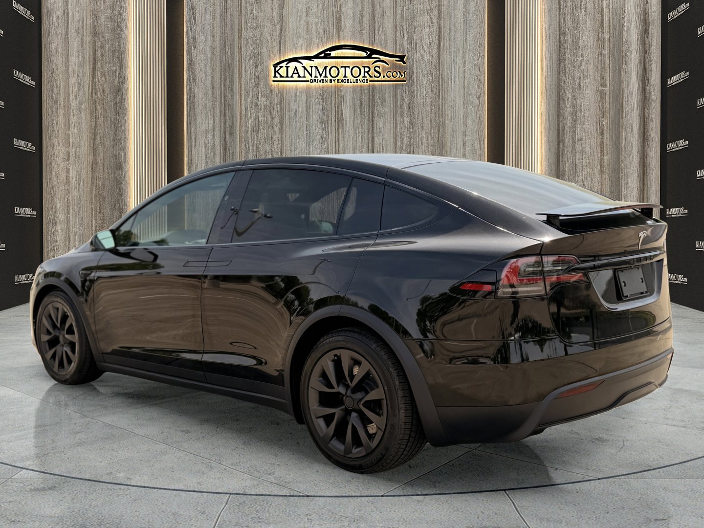 Used 2023 Tesla Model X Plaid image 8