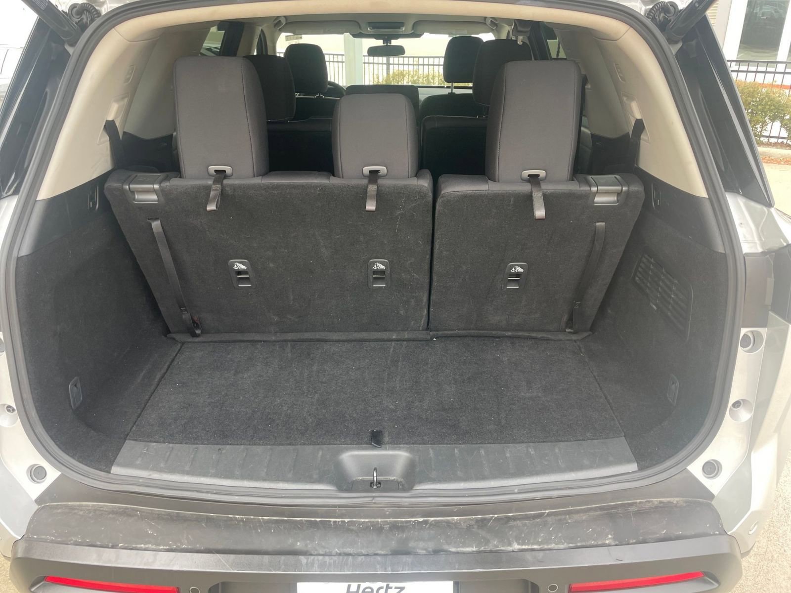 Used 2025 Nissan Pathfinder SV image 35