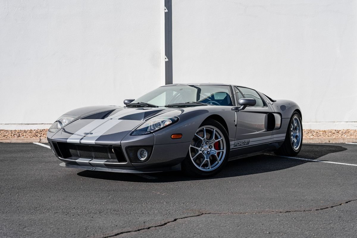 Used 2006 Ford GT RWD image 1