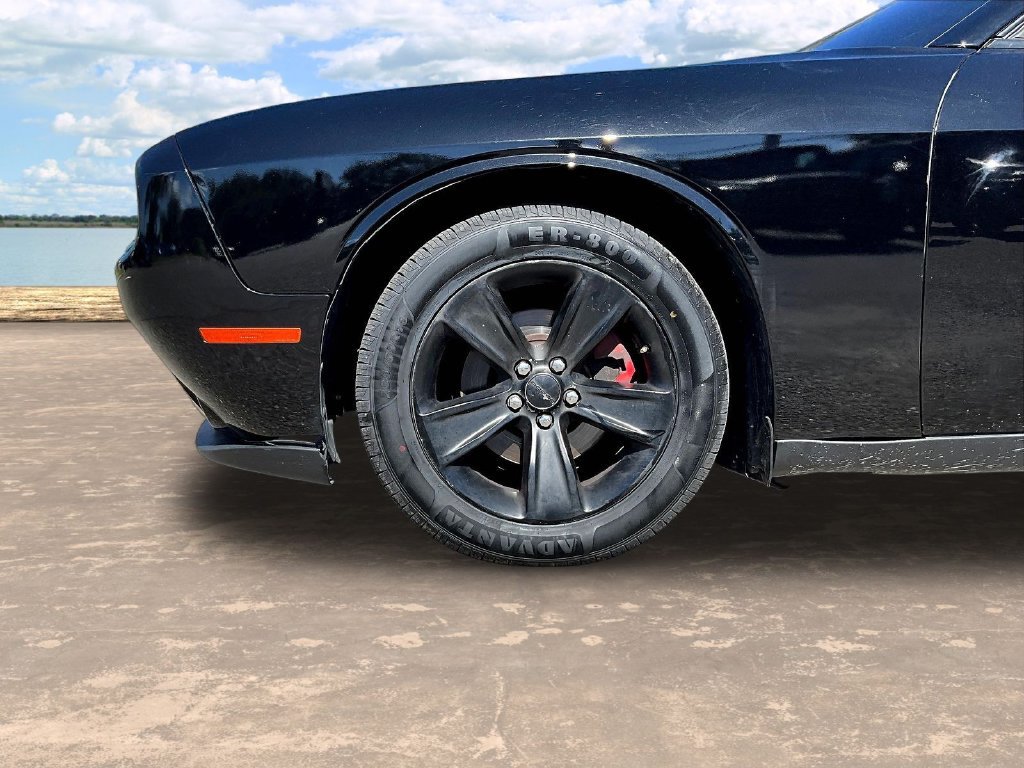 Used 2019 Dodge Challenger SXT RWD image 34