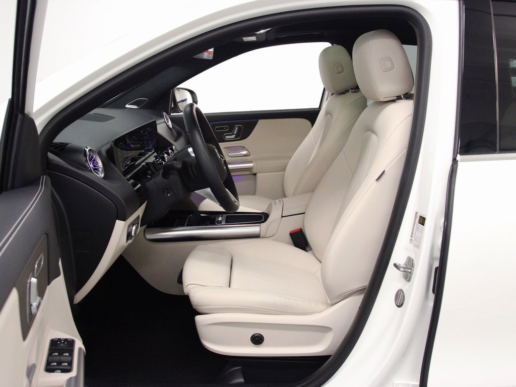 Certified 2025 Mercedes-Benz GLA 250 4MATIC image 17