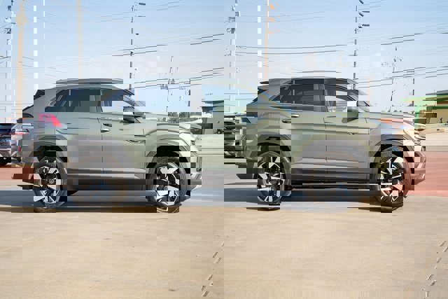 New 2026 Volkswagen Atlas Cross Sport SE image 7