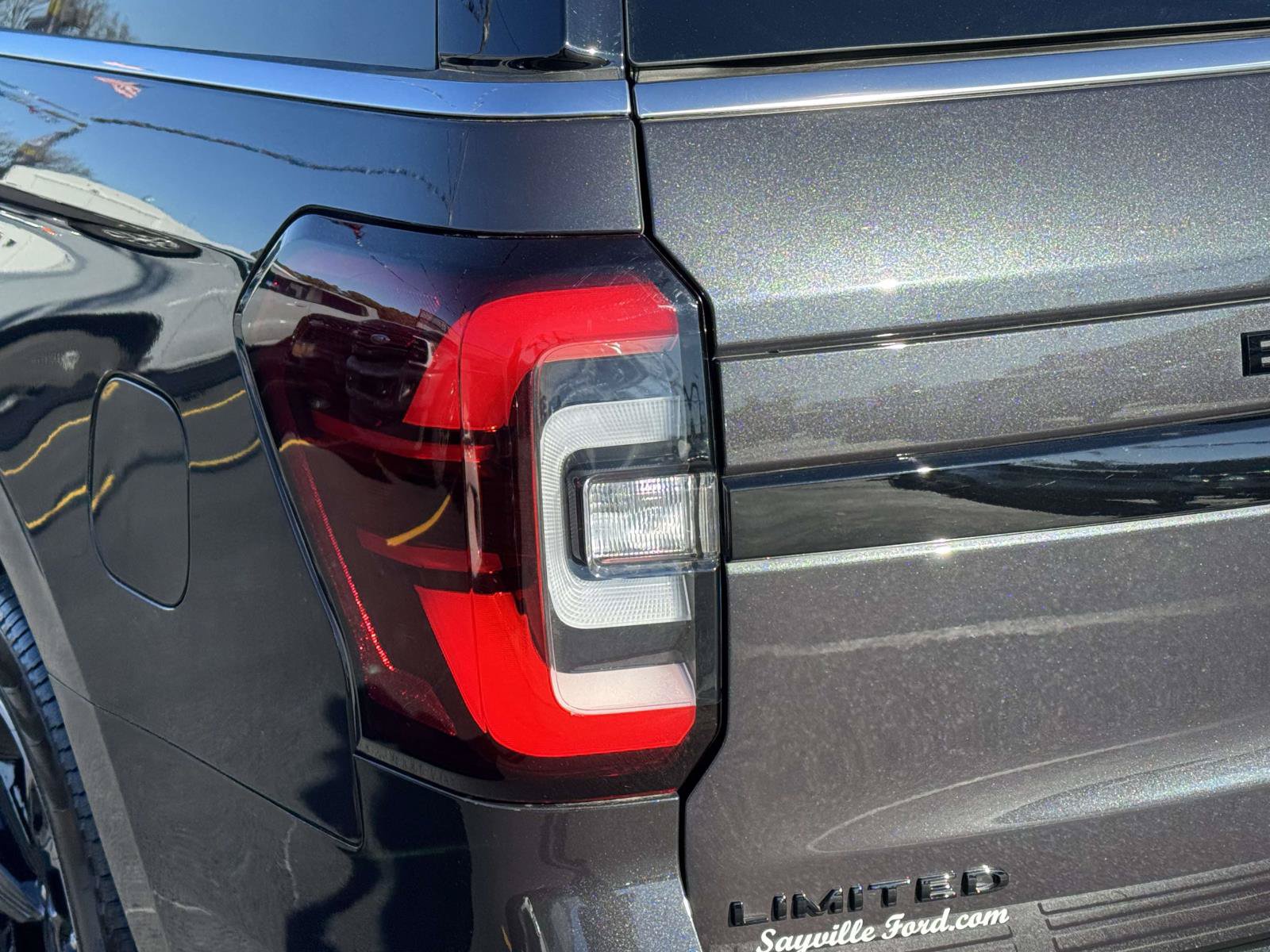 Used 2024 Ford Expedition Max Limited AWD/4WD image 9
