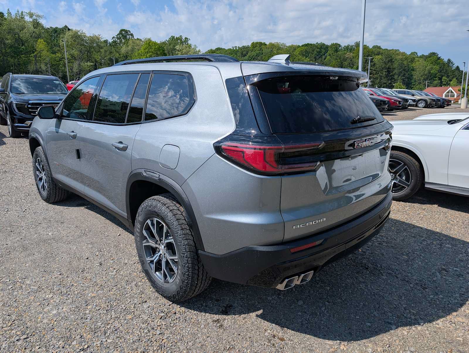 New 2026 GMC Acadia AT4 w/ Luxury Package AWD/4WD image 9