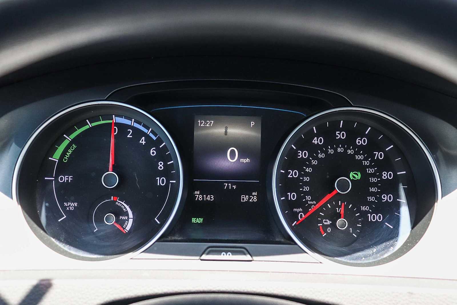 Used 2016 Volkswagen e-Golf SE w/ DC Fast Charging Package FWD image 20