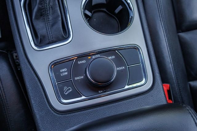 Used 2021 Jeep Grand Cherokee Limited AWD/4WD image 27