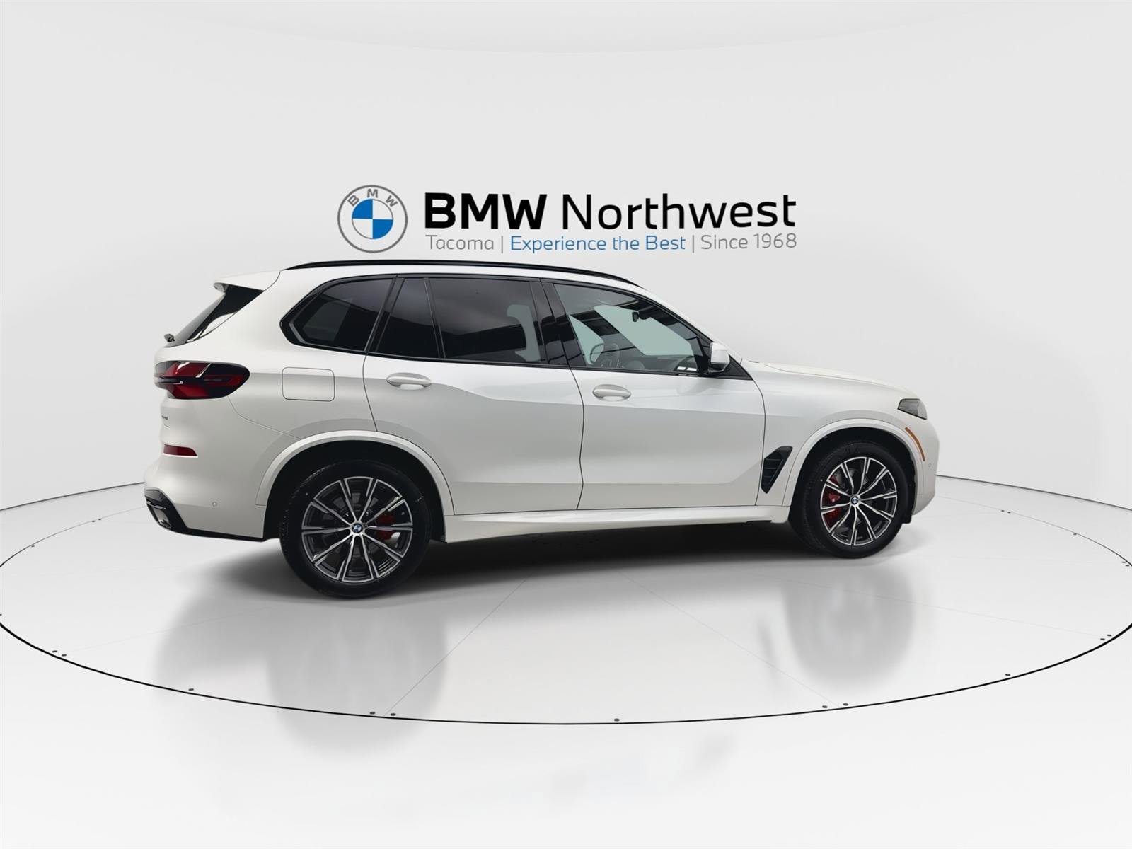 New 2026 BMW X5 xDrive40i w/ M Sport Package image 4