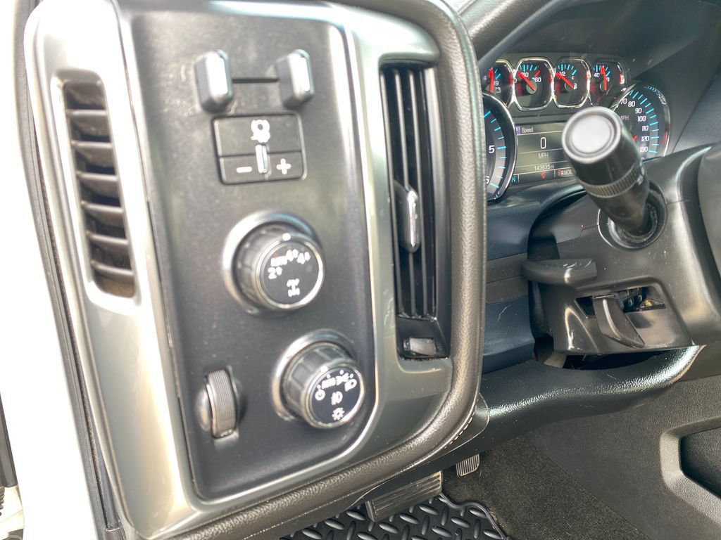 Used 2018 Chevrolet Silverado 1500 LTZ w/ Sport Package AWD/4WD image 37