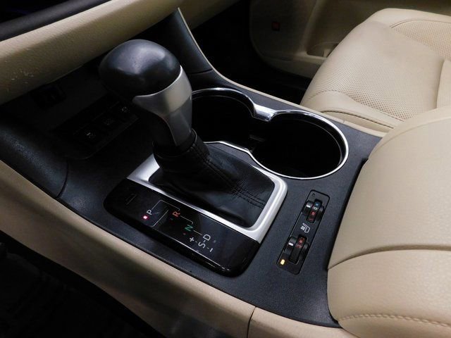 Used 2015 Toyota Highlander Limited image 36