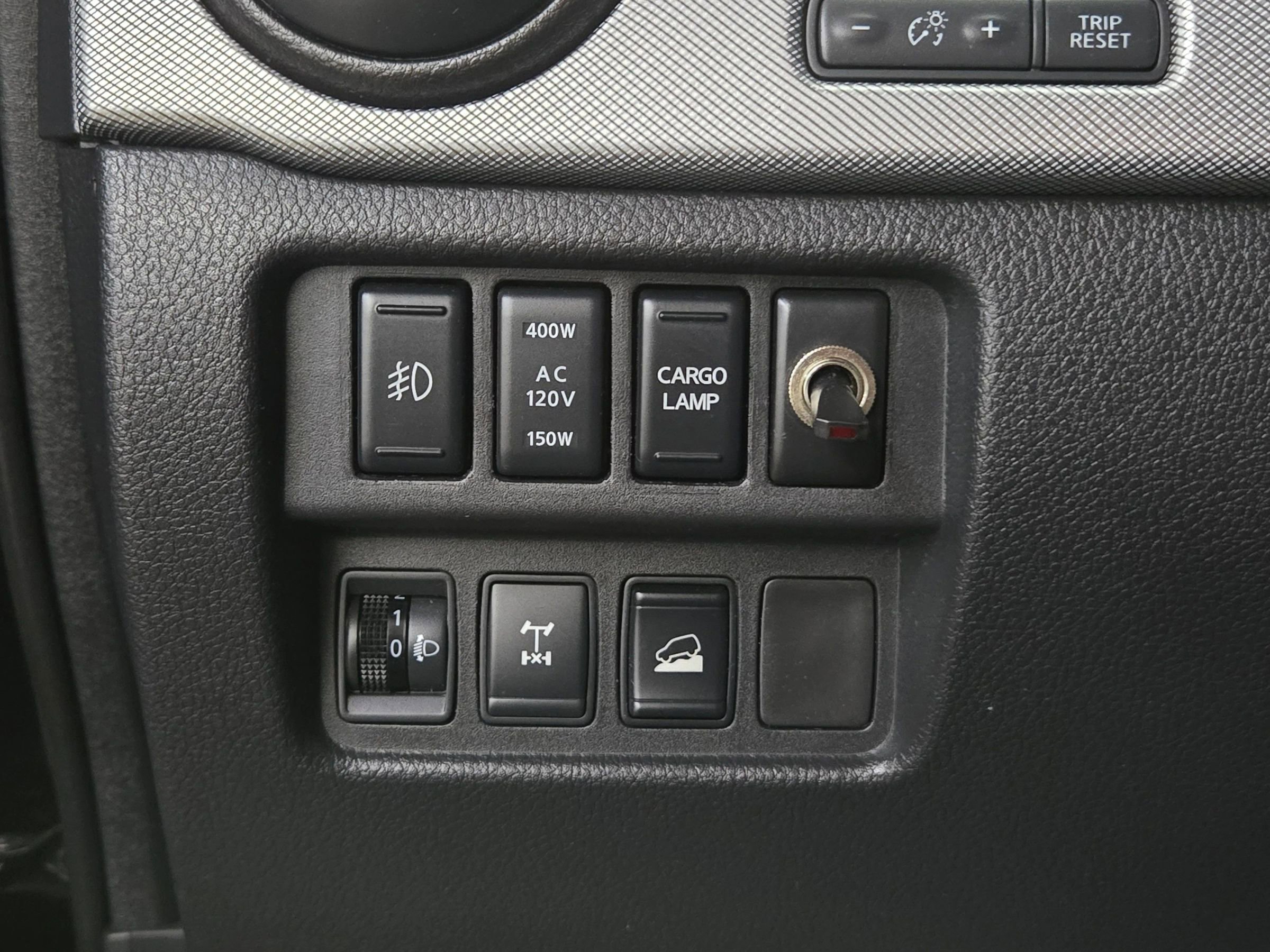 Used 2016 Nissan Titan PRO-4X w/ Pro-4x Convenience Package AWD/4WD image 35