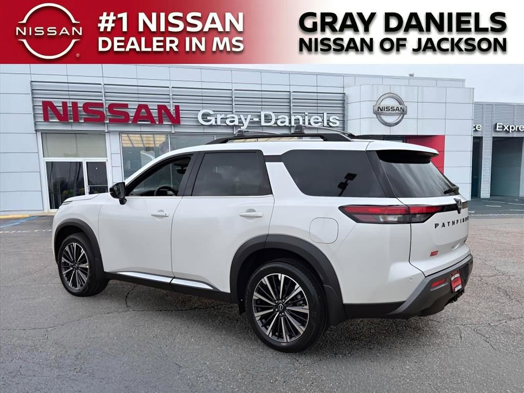 New 2026 Nissan Pathfinder Platinum image 3