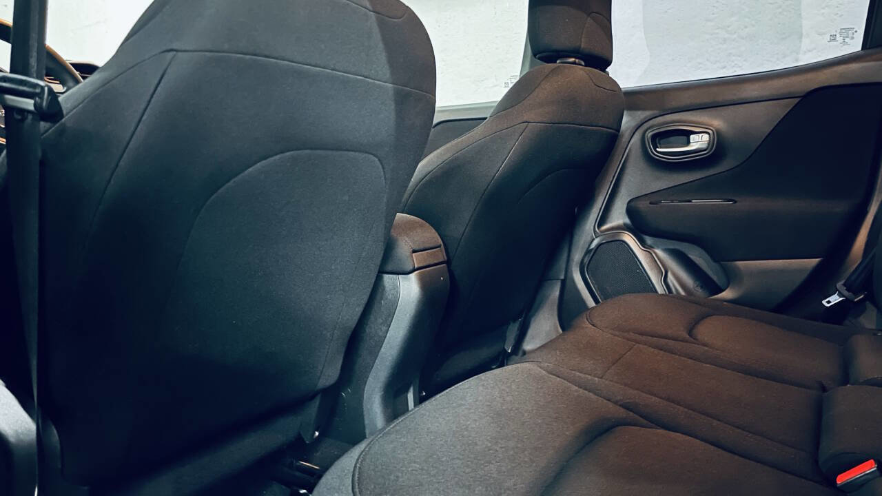Used 2020 Jeep Renegade Sport w/ UConnect 7.0 Group FWD image 19