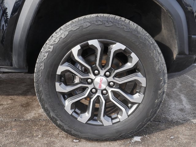 Used 2023 GMC Canyon Denali w/ Denali Black Edition image 14