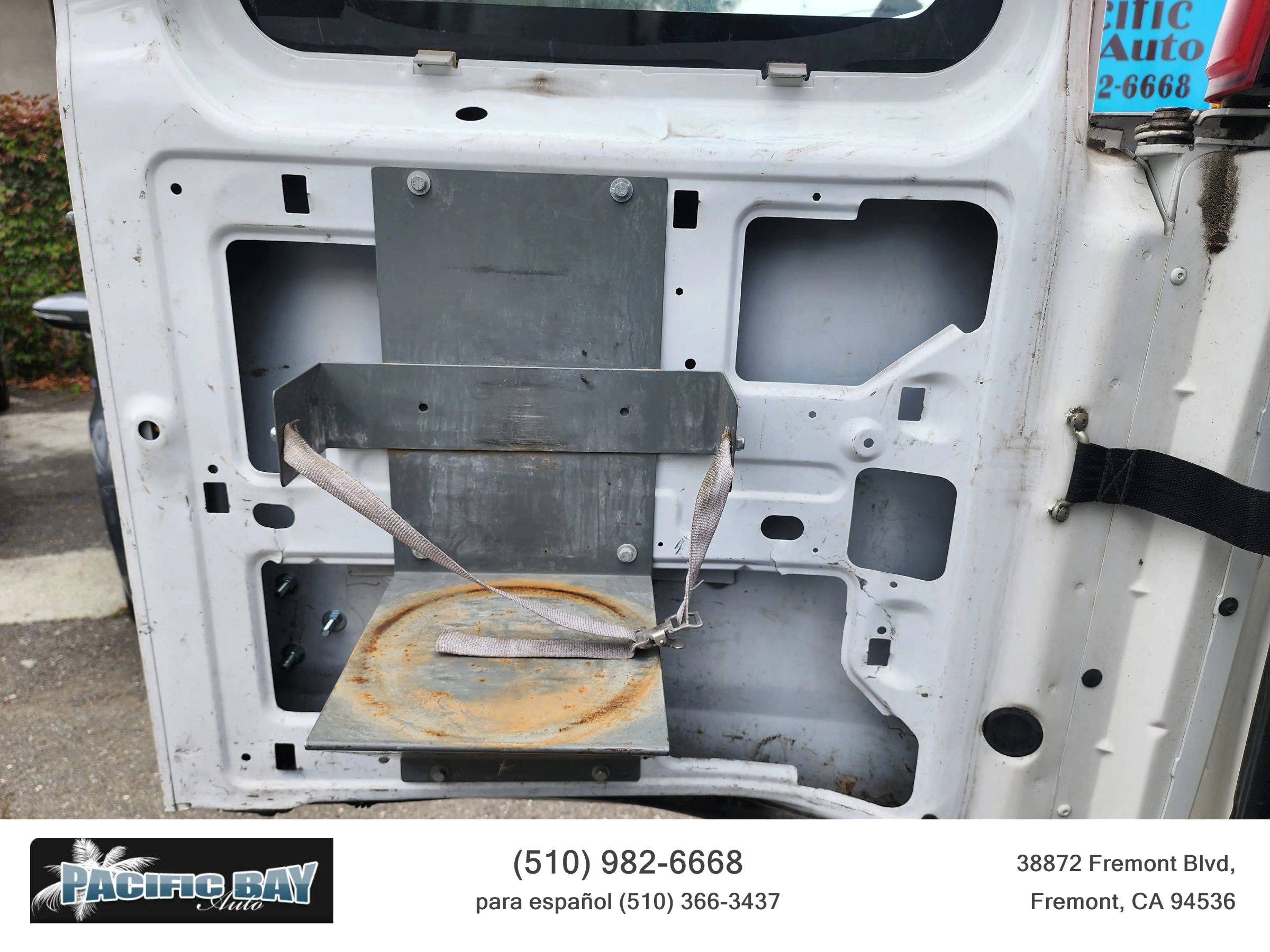 Used 2012 Chevrolet Express 2500 image 19