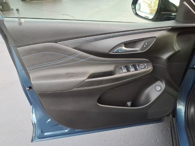 Used 2025 Buick Envista Sport Touring w/ Convenience I Package FWD image 26
