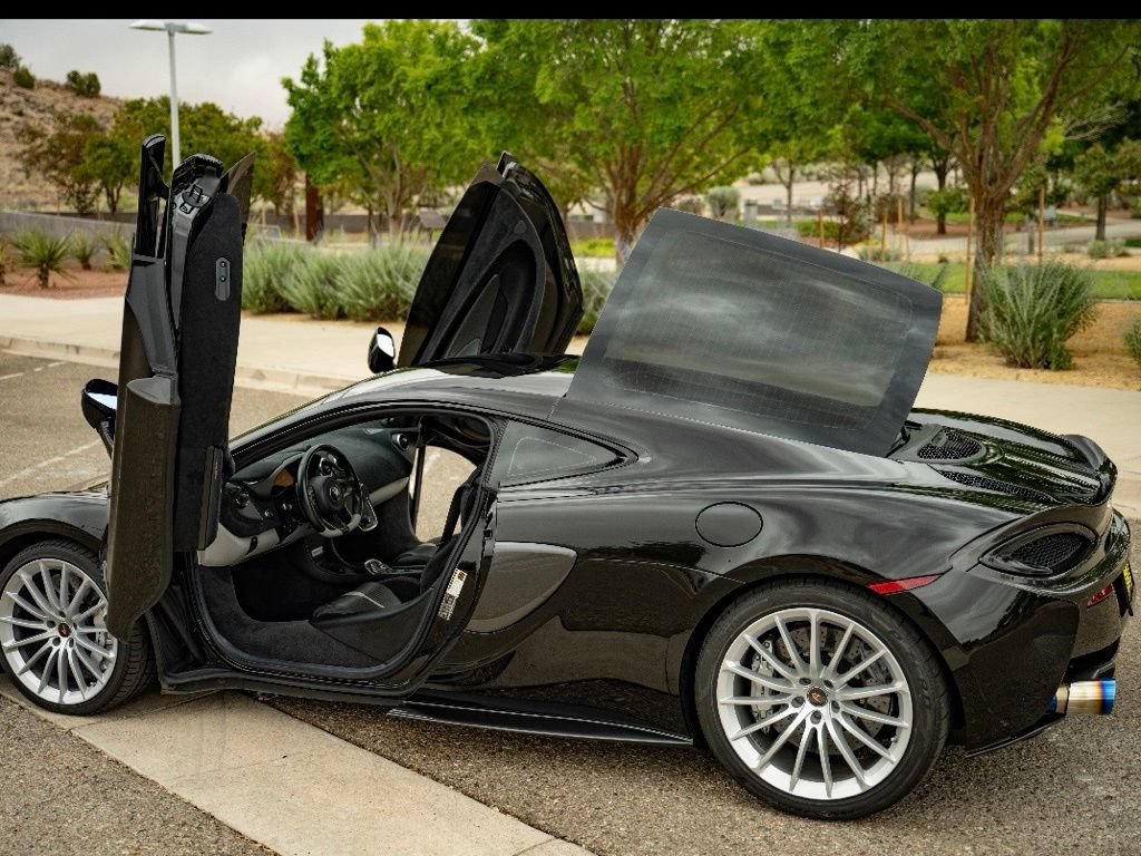 Used 2017 McLaren 570S RWD image 15