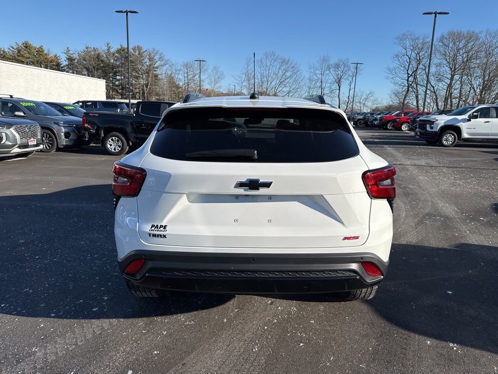 Used 2025 Chevrolet Trax RS w/ Driver Confidence Package image 4