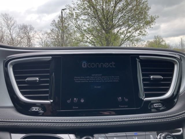 Used 2020 Chrysler Pacifica Limited w/ Advanced Safetytec Group image 19