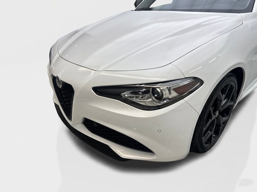 Used 2021 Alfa Romeo Giulia Ti w/ Nero Edizione RWD image 16