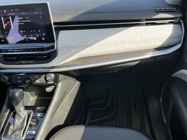 Used 2022 Jeep Compass Latitude image 18