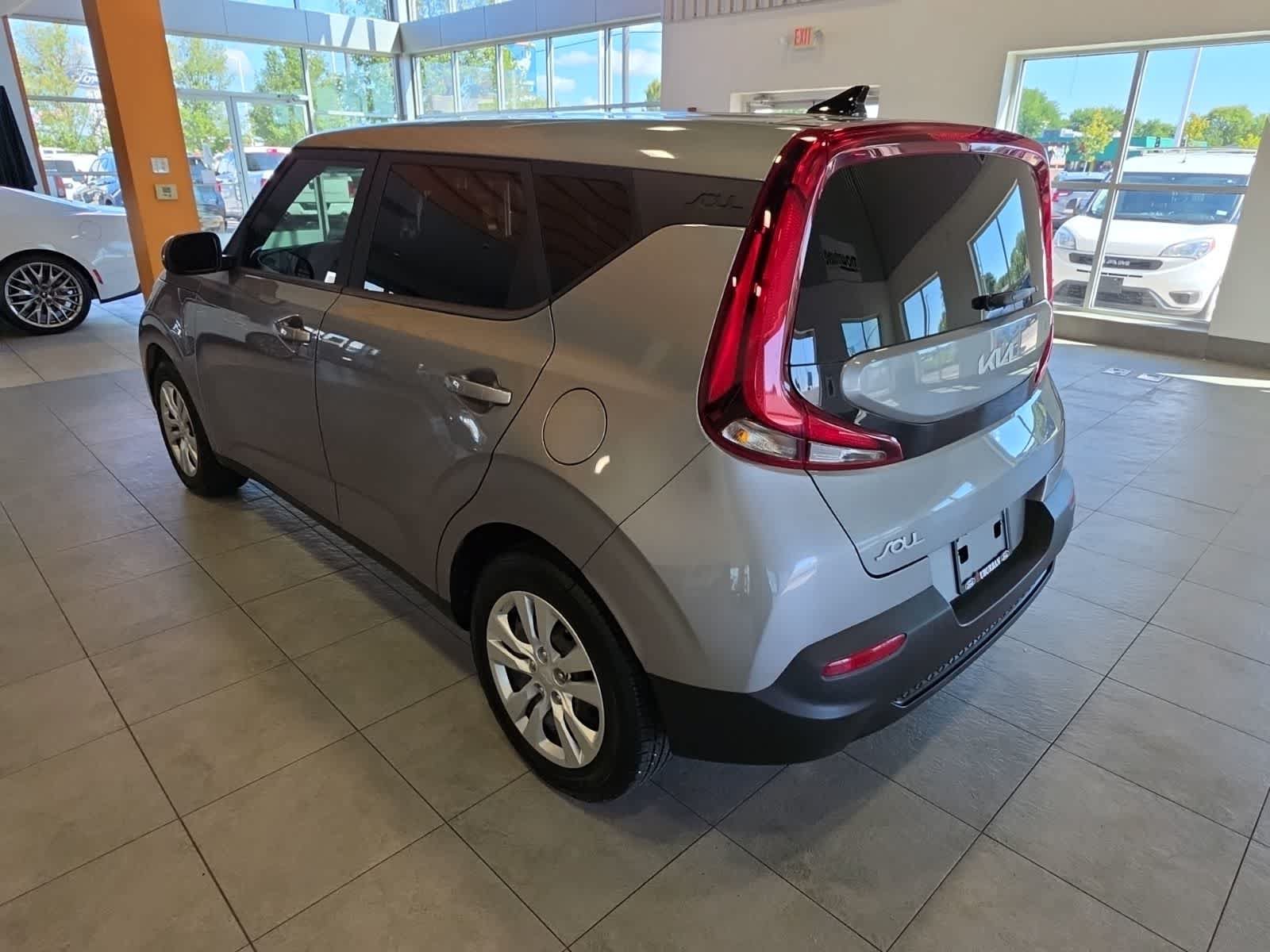 Used 2022 Kia Soul LX FWD image 13